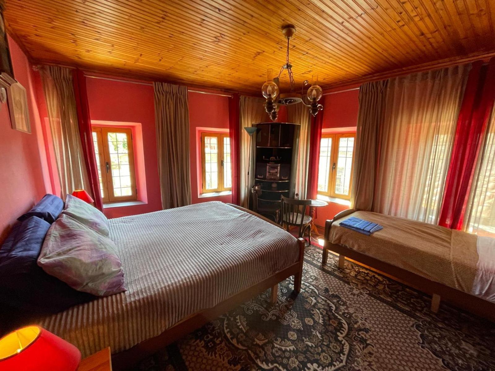 Rooms For Rent Shkoder Luaran gambar